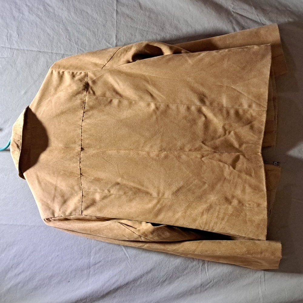 Woman's light jacket - Picture 4 of 5